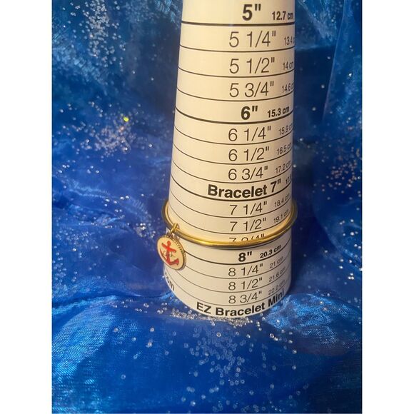 Signed Coach Bangle NY Rose Gold Colored Cuff Bracelet With Anchor Charm size 7. - Picture 8 of 8